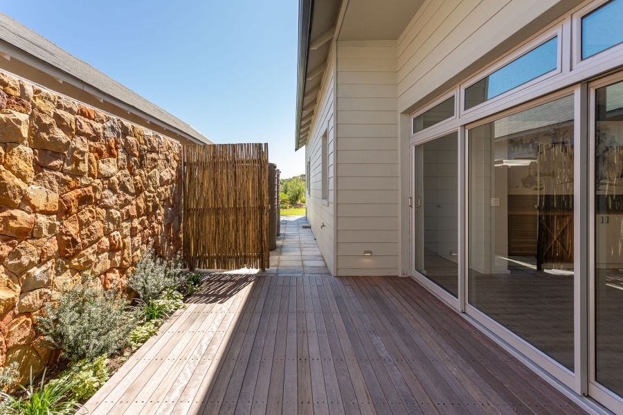 4 Bedroom Property for Sale in Lake Michelle Western Cape
